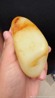 收藏款新疆和田玉籽料原石 320.7克 真皮真色 洒金皮 白度黄白种 独籽